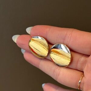 Gold Curved Round Stud Earrings